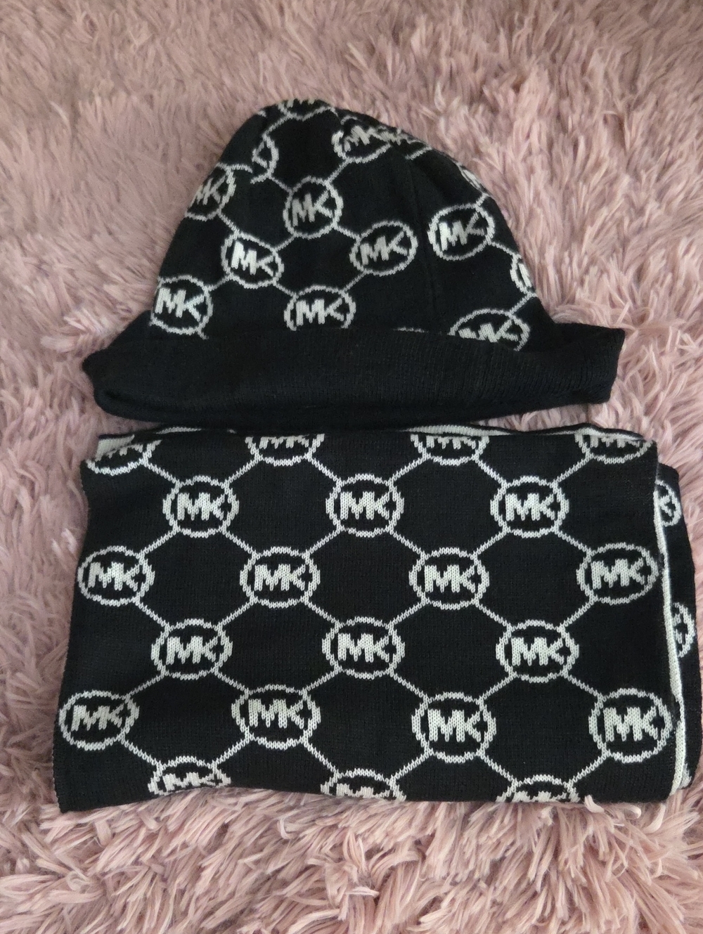 Michael Kors Black & White Logo Knit Hat Scarf Set